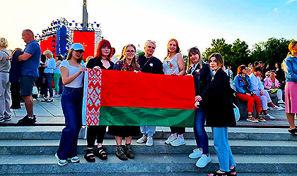 Педагоги учреждения образования посетили  площадку  у обелиска "Минск-город-герой"