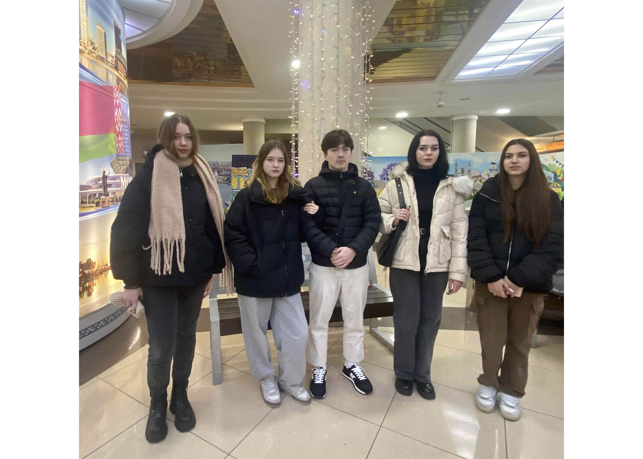 Учащиеся группы 32 посетили смену экспозиции инклюзивного проекта Белорусского Союза Женщин «Другая глубина».