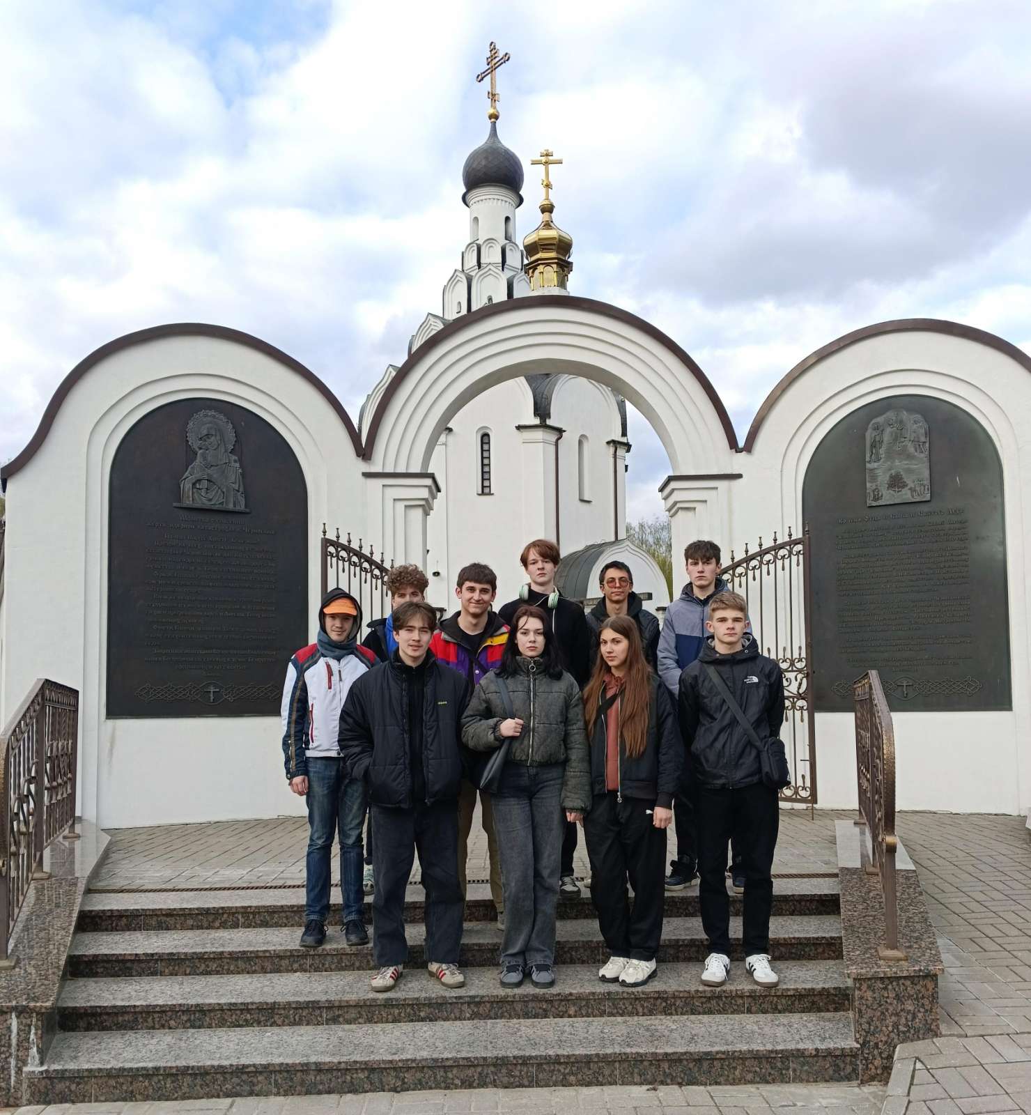 В преддверии 38-летия аварии на Чернобыльской АЭС учащиеся, проживающие в общежитии, посетили Храм-памятник в честь иконы Божией Матери "Взыскание погибших"