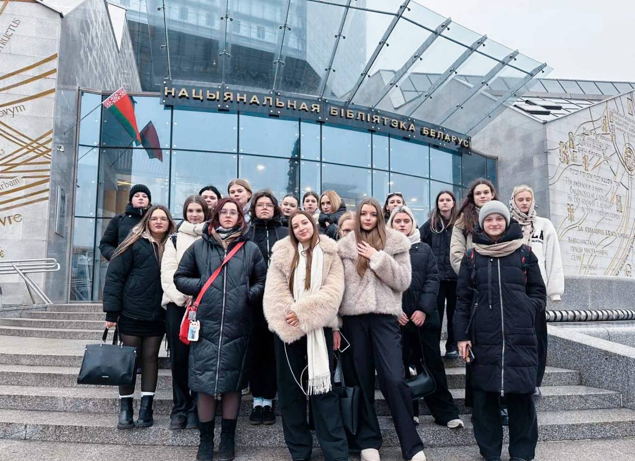 Учащиеся группы 2-от посетили фотовыставку «Если едины мы»