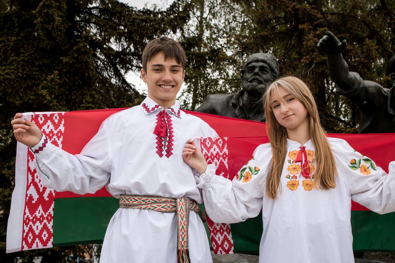 Эстафета «Ганаруся роднымі сімваламі»