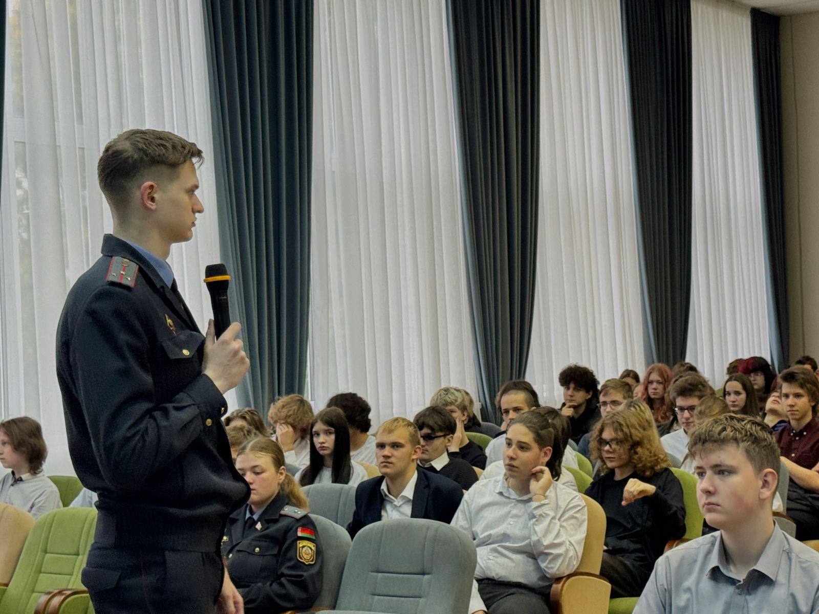 В учреждении образования прошла диалоговая площадка «Подросткам о законе»