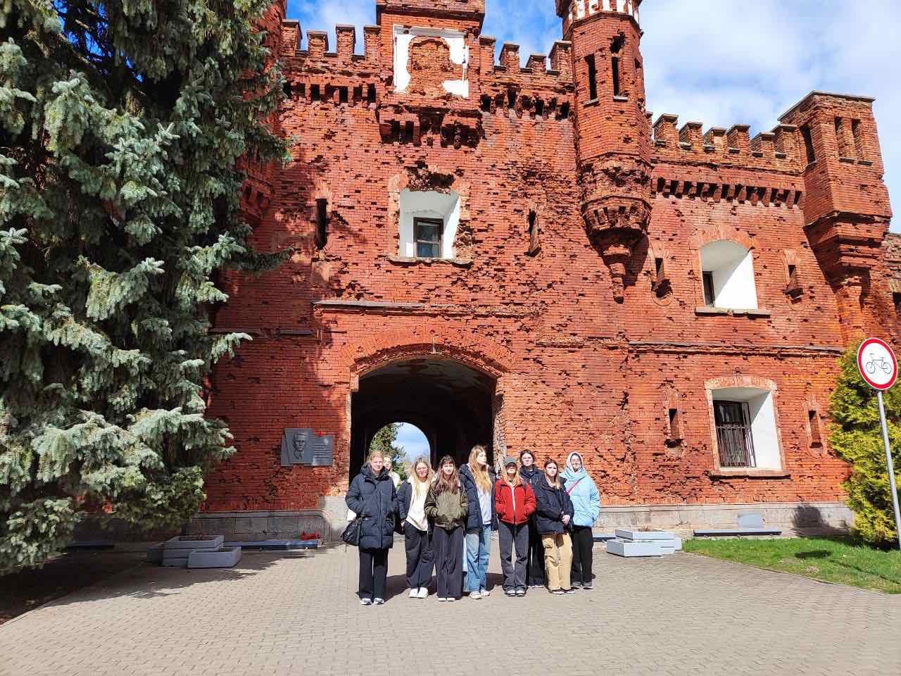 Учащиеся посетили поистине важное и святое для каждого белоруса место- Брестскую крепость