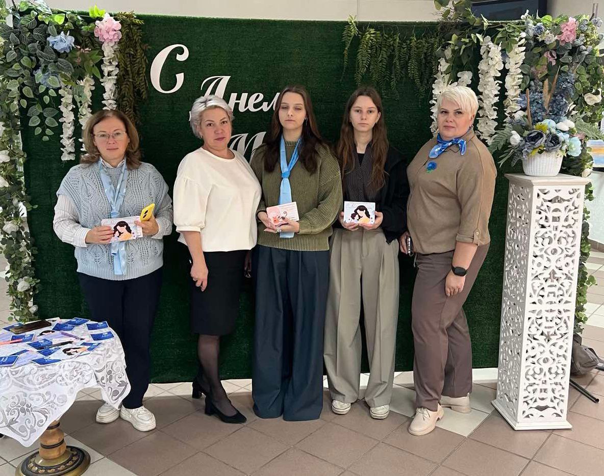 Участвуем в акции "Поздравим маму вместе"